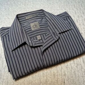 Calvin Klein Men's Blue Striped Long Sleeve Button-Up Shirt M